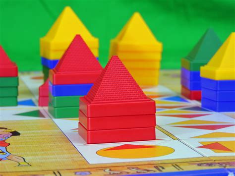 무료 이미지 경기 놀이 색깔 장난감 보드 게임 미술 삽화 건물 모양 피라미드 오락 아동 예술 종이 접기