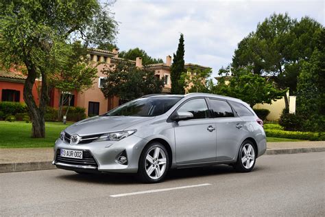 2013 The New Auris Touring Sports Dpl Grade Strategy And Equipment
