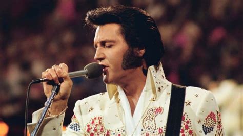 Como o pênis de Elvis Presley marcaria para sempre sua carreira