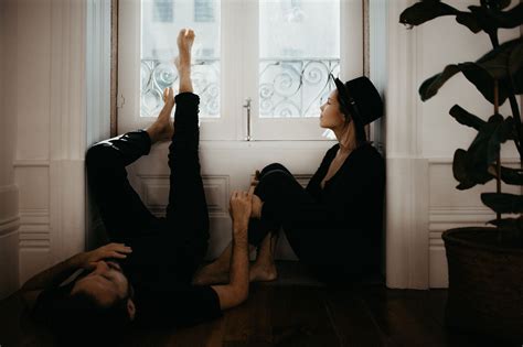 Intimate Indoor Shoot Ideas Photographer Lisbon Couple