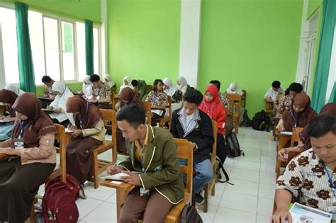Unggul is a boy name, meaning winner in javanese origin. FKIP Unisla Saring Generasi Unggul di Bidang Sains dan ...