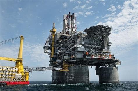 Berkut The Largest Oil Platform In The World