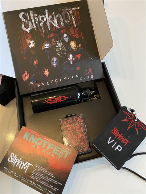 הוא מגיע היישר לבית הסב פינטו. Slipknot Merch : 20th Anniversary Card Slipknot T Shirt ...