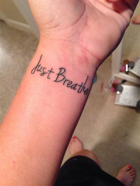 12 Pretty Wrist Tattoo For The Week Pretty Designs
