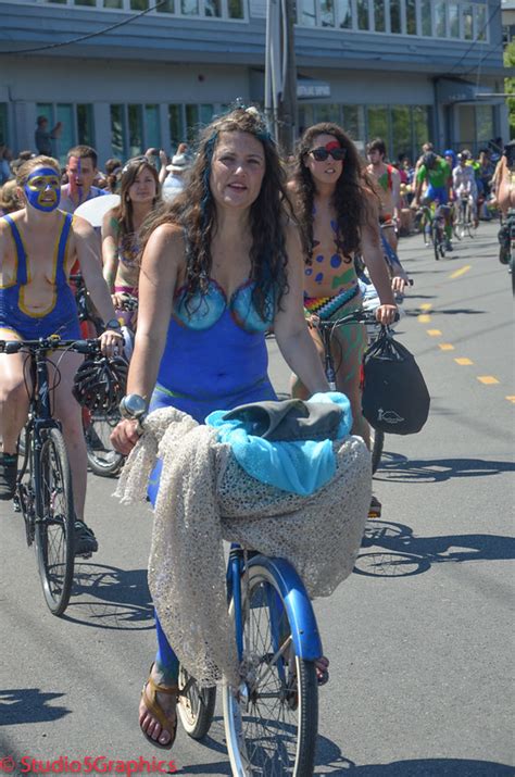 Fremont Summer Solstice Parade Naked Bike Riders Guerilla