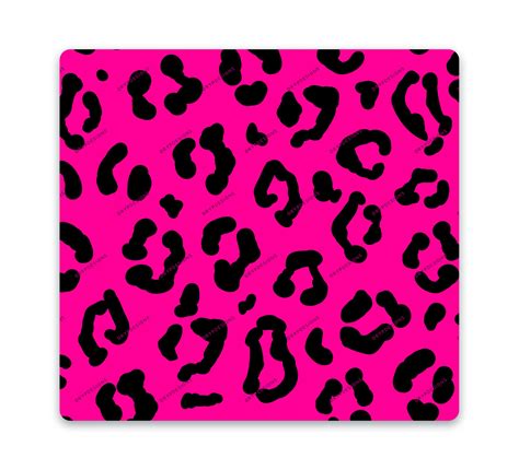 Realistic Pink Leopard Print Seamless Background — Drypdesigns