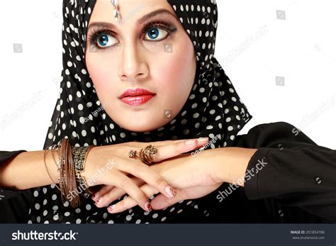 Fashion Portrait Young Beautiful Muslim Woman Stock Photo 201854788