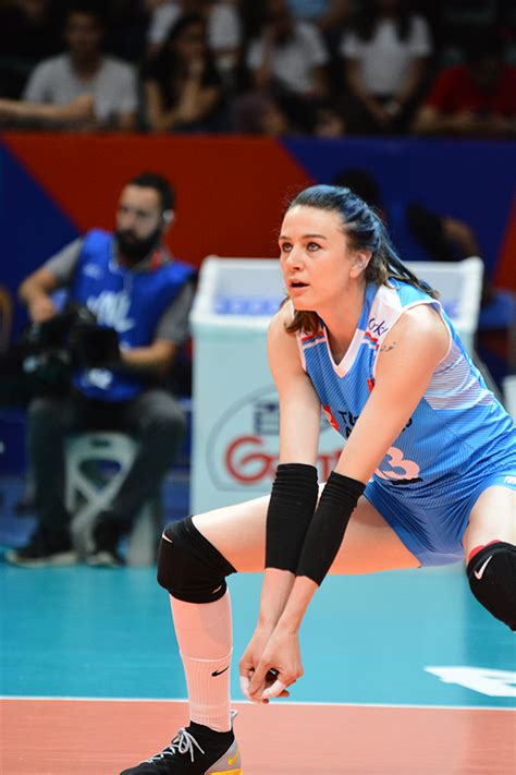 Meryem boz, türk milli kadın voleybolcudur. Görünüm | Voleybol Milletler Ligi Ankara ayağı sona erdiGörünüm