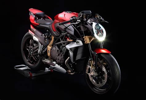 Aside from the intense engine. MV Agusta Brutale 1000 Serie Oro 2019, brutal con todas ...