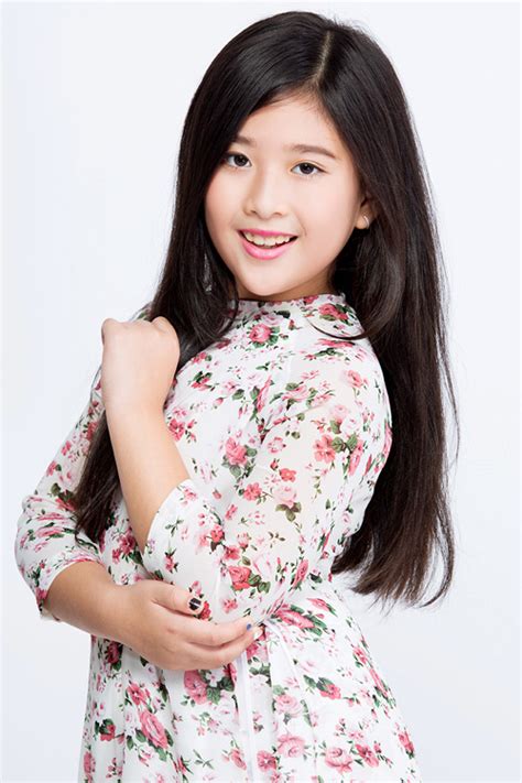 Chương trình với nhiều thông tin cập nhật: Con gái xinh như thiên thần của NSND Hồng Vân