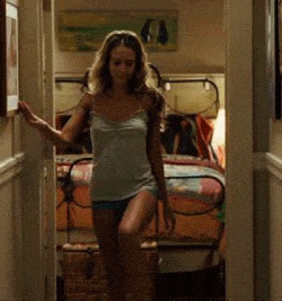 Boys Of The S Loved These Hot Female Celebs Gifs