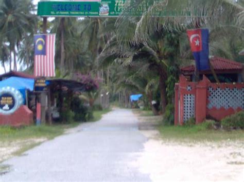 Täpsema teabe saamiseks selle kohta, kuidas. Air Papan : Teluk Godek Beach Resort, Air Papan, Mersing ...
