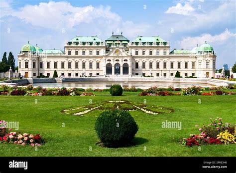 Belvedere Palace Vienna Austria Stock Photo Alamy