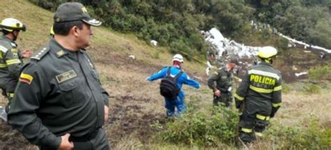 Las imágenes de la tragedia aérea en indonesia. Inicia identificación de los 71 muertos en accidente aéreo en Colombia | Aristegui Noticias
