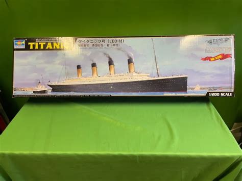 Trumpeter 03719 1200th Scale Rms Titanic With Led Lights New And