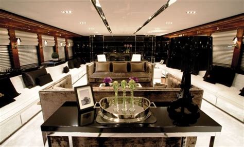 Salon Image Gallery Bliss Salon Luxury Charter Yacht Manifiq Main