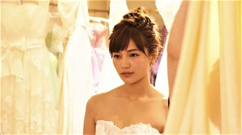 Haruna Kawaguchi The Wedding Dress That Opened The Chest Boldly Is Cute