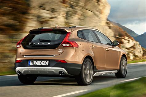 Volvo V40 Cross Country D2 Ocean Race 2015 — Parts And Specs