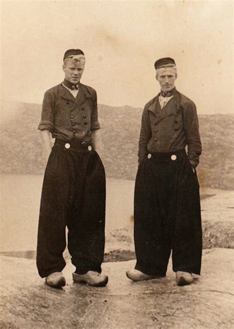 Dutch Boys In Traditional Volendam Worker Pants 남자 패션 남자 거리 패션 남성패션