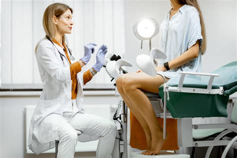What To Expect From Your First Trip To The Gynecologist