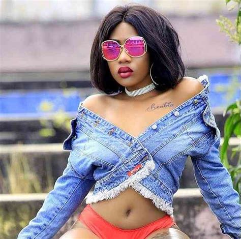 Amber Lulu Kanasa Kwa Bwana Mpya Mahaba Niue Live 2jiachie Official Website