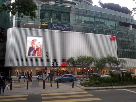 In fact, some of them were so eager to get their hands on the clothes that they were seen camping outside the avenue k's h&m three days before. H&M stores - Page 5 - SkyscraperCity