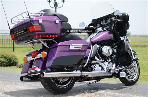 Serviced at 1000 miles with remainder of two year warranty. 2011 Harley Davidson Flhtk Electra Glide Limited Touring ...