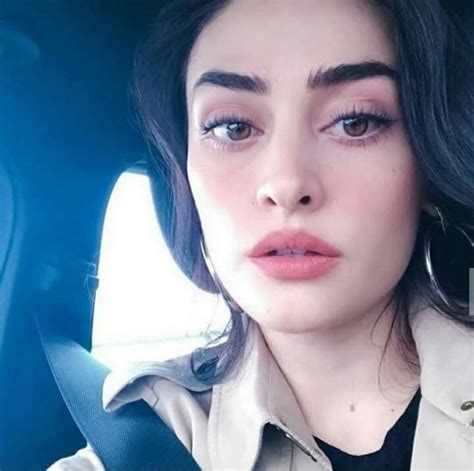 Pin By Ertuğrul Halime Fan On Esra Bilgiç Beauty Makeup Actresses