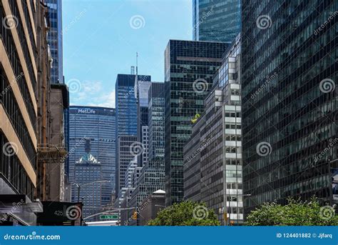 Office Buildings In Park Avenue In New York Editorial Photography