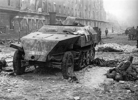 The final major offensive in the european theatre of the second world war. Stabswache de Euros: Battle of Berlin: Tragedy of the ...