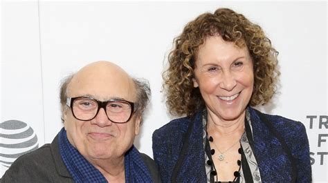 what danny devito and rhea perlman s relationship is really like