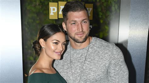 tim tebow gets engaged to 2017 miss universe calls himself the ‘happiest man in the world