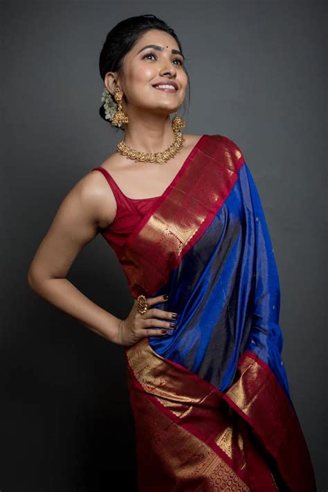 hot saree tv serial actress vani bhojan hot photos in latest model fashion sarees