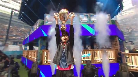 Bugha Lifts The Trophy After Winning Fortnite World Cup Espn Esports