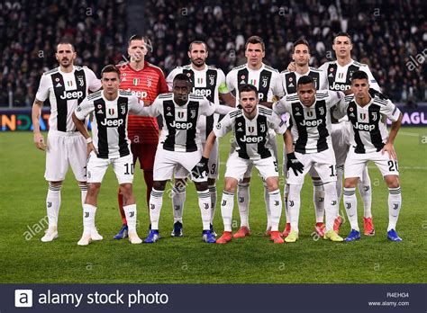 🇬🇧@juventusfcen 🇪🇸@juventusfces, 🇵🇹🇧🇷@juventusfcpt, العربية @juventusfcar. Juventus Team 2019 Stock Photos & Juventus Team 2019 Stock Images - Alamy