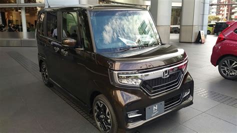 Presenting the honda n box custom 2015 review with detailed interior/exterior of the car and specifications.it is japanese car. In Depth Tour Honda N-Box Custom JDM - Indonesia - YouTube