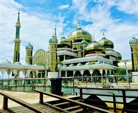 One of the great draws about a visit to kuala terengganu is that is offers such diversity. MAT DRAT: Bercuti Ke Kuala Terengganu