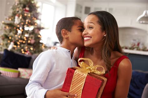 Show your mom friends how much you appreciate their support with these fun and thoughtful holiday gifts. 25 Best Black Friday Gift Deals for Mom | Cheapism.com