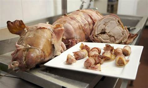 Butcher Claims To Have Cooked Worlds Biggest Pig In Blanket Using