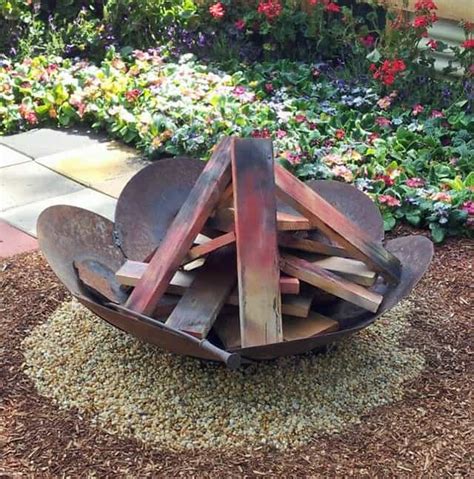 Concrete fireplaces and fire pits should be constructe… i let the concrete set about 30 minutes and then used a metal float to work the cream to the surface. 35 Metal Fire Pit Designs and Outdoor Setting Ideas