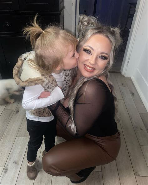 Teen Mom Jade Cline Flaunts Curves In See Through Shirt And Tight Leather Pants As She Wishes Fans