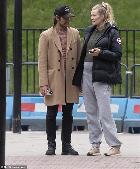 Pregnant Toni Garrn Goes Shopping In London With Husband Alex Pettyfer