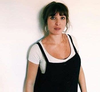 Alida morberg is not married as of 2020. Alida Morberg Height, Weight, Age (Bill Skarsgård's ...