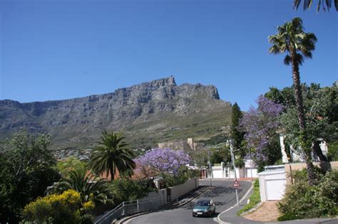 Kapstadts wahrzeichen wirkt wie ein gigantischer magnet: der Tafelberg, Wahrzeichen von Kapstadt
