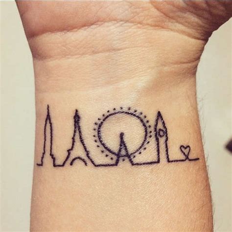 29 Solid Wristband Tattoos Designs