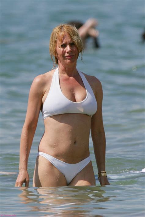 Rosanna Arquette Nudes Reveal Her Amazing Breasts Pics