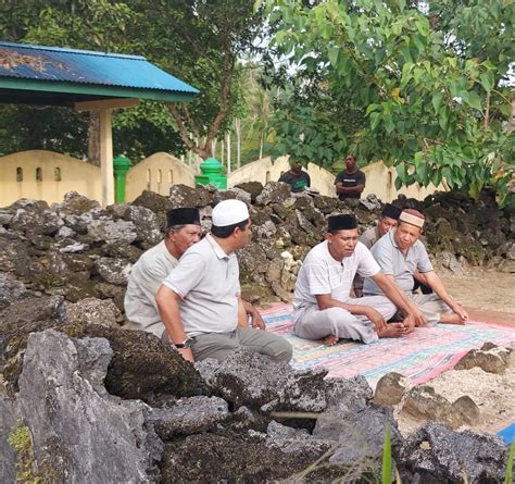 Ziarah Ke Makam Sultan Zainal Abidin Hasby Yusuf Mendoakan Dan Ambil