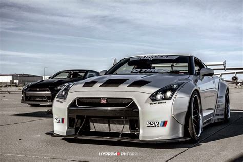 2020 nissan gtr nismo just recently set a new production car lap time record at the tsukuba circuit with a time of 59.3 seconds, defeating the previous record of 59.8 seconds held by porsche 911 gt3. Liberty Walk Nissan R35 GT-R Nismo By LB Performance ...