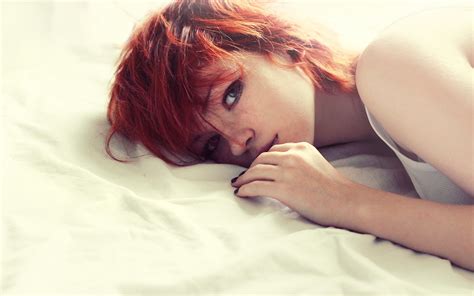 Bed Redhead Girl Photo Wallpaper 2560x1600 18856