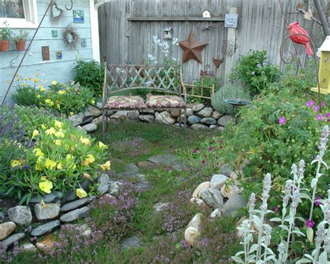 Bewässerung des rasens und gartens ist dieser der. Kleiner Shabby-Chic-Style Garten - Ideen für die ...